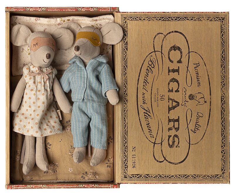 Mum & Dad Mouse in Cigar Box